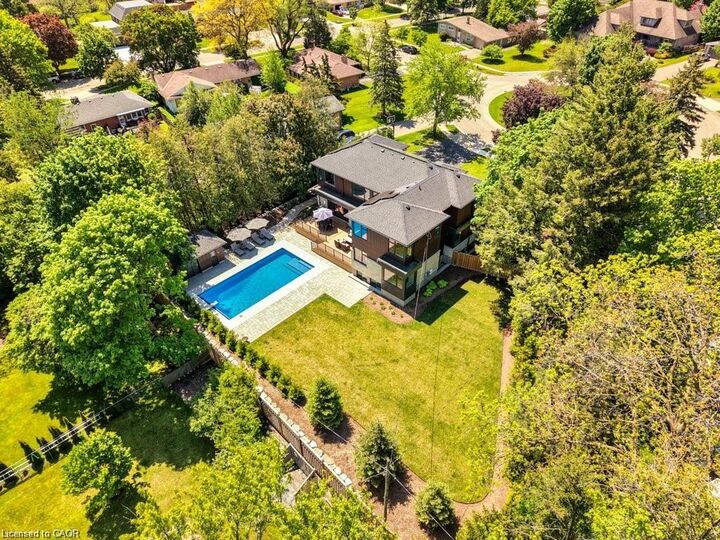 Property Photo: 26 Golfview Place ON N2M 2Y2