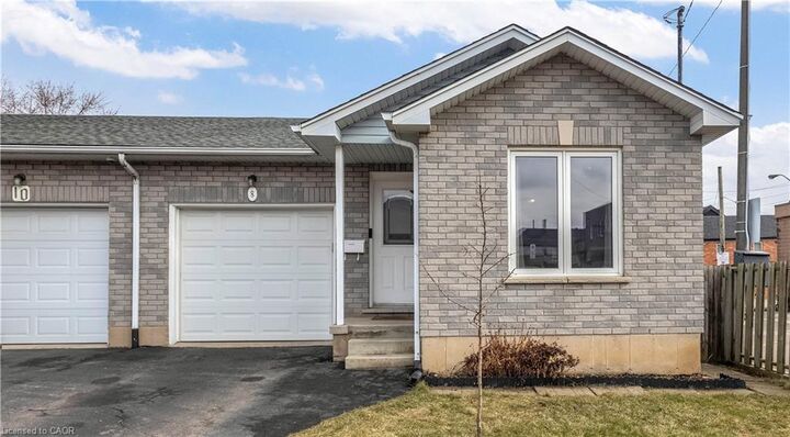 Property Photo:  8 Brantdale Avenue  ON L9C 1B7 