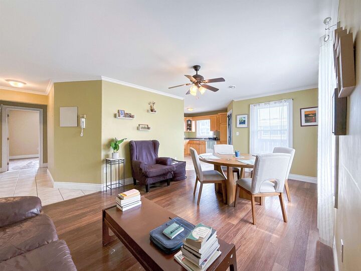 Property Photo:  154 Cumberland Street 5  PE C1A 5C4 
