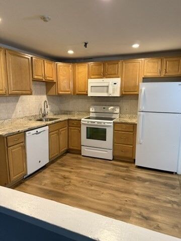 Property Photo: 41 Spencer Rd 32G MA 01719