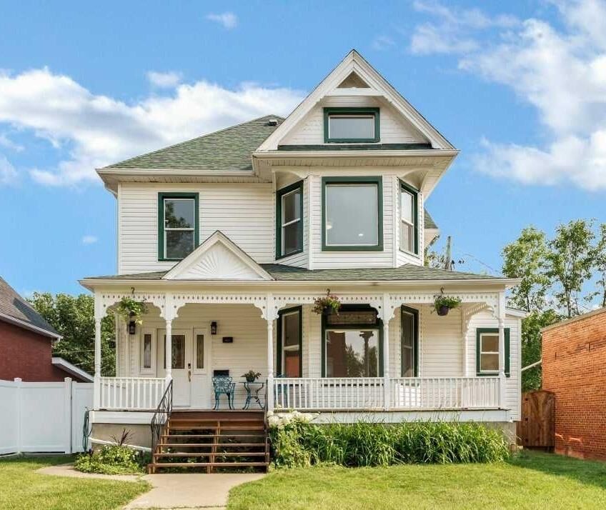 Property Photo: 421 Aberdeen Street SE AB T1A 0R4