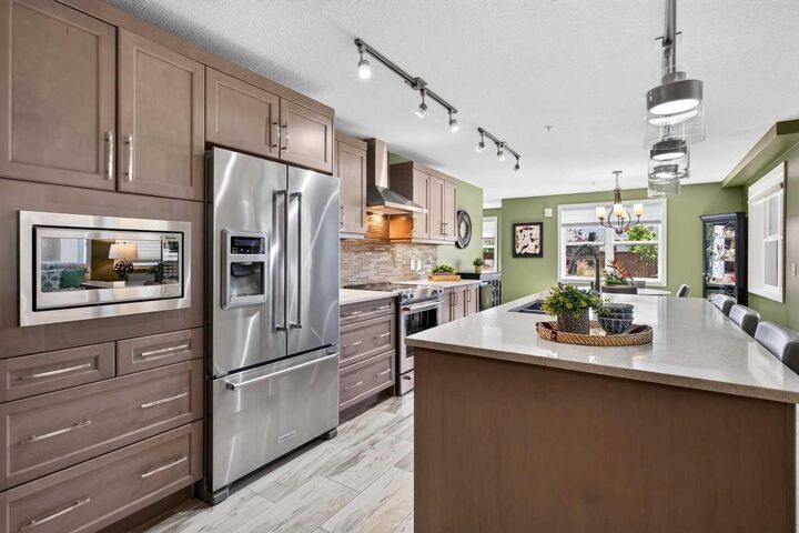 Property Photo: 10 Market Boulevard SE 1110 AB T4A 0W8