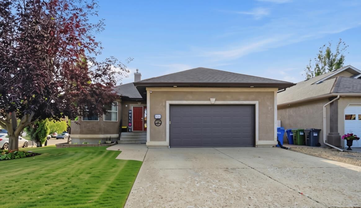 Property Photo: 125 Ainsworth Crescent AB T4R 3B1
