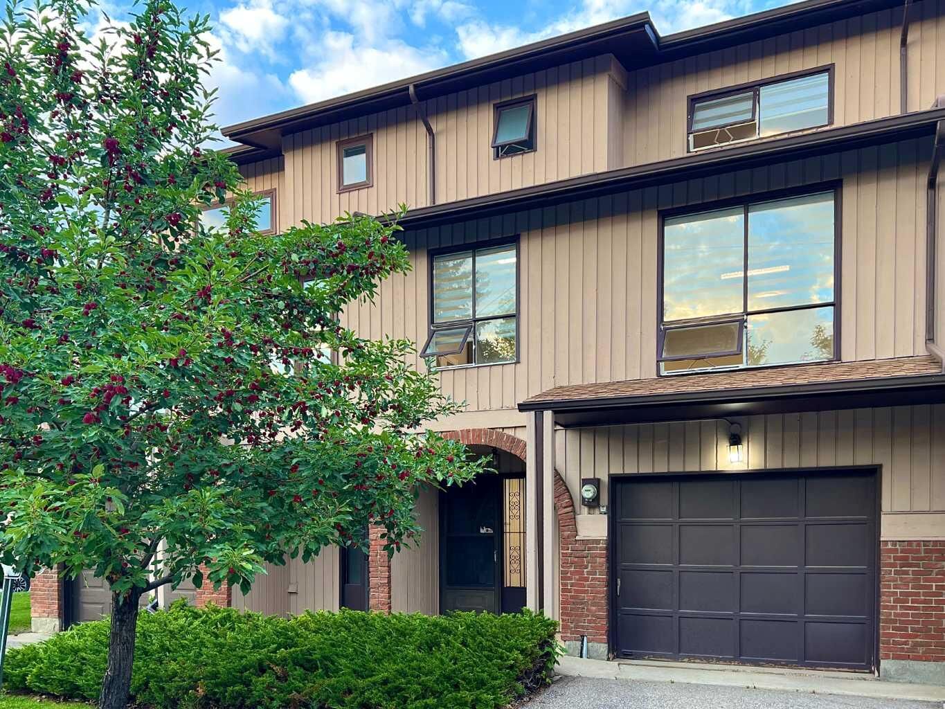 Property Photo:  58 Canterbury Gardens SW  AB T2W 2S9 