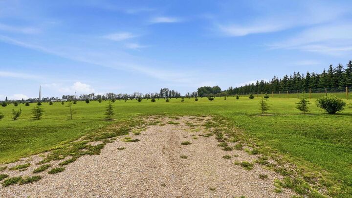 Property Photo:  422 62036 Twp Rd 462  AB T0C 0T0 