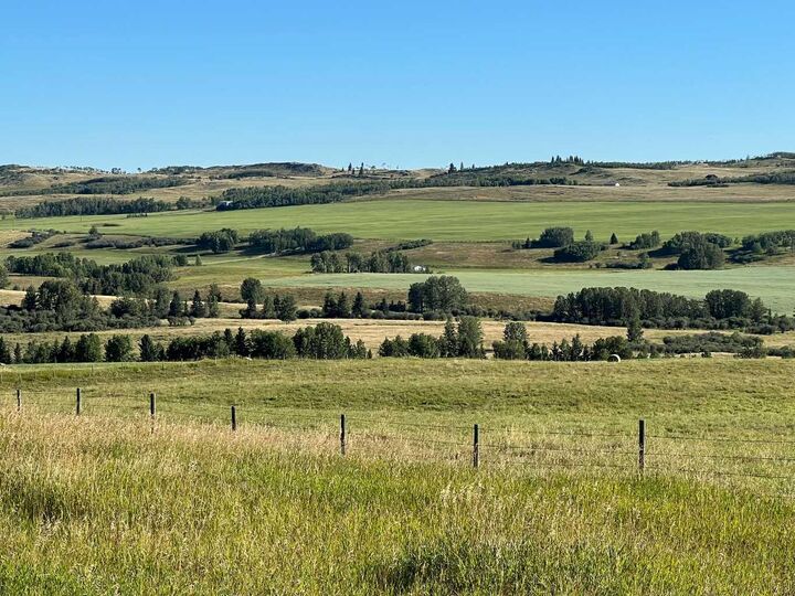 Property Photo: 252036 Rge Rd 54A AB T4C 2W1