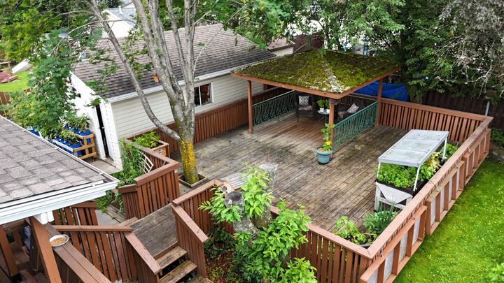 Property Photo: 1418 53 Street AB T7E 1H5
