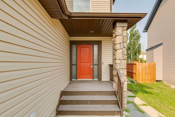 Property Photo: 184 Cimarron Park Circle AB T1S 2H5