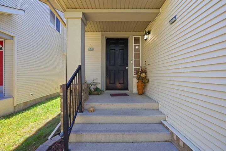 Property Photo: 84 Cougar Ridge Circle SW AB T3H 5C8