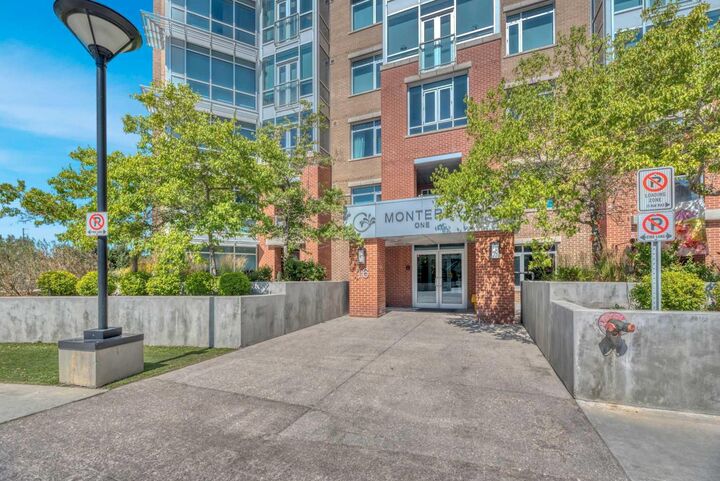 Property Photo: 16 Varsity Estates Circle NW 1103 AB T3A 2C5