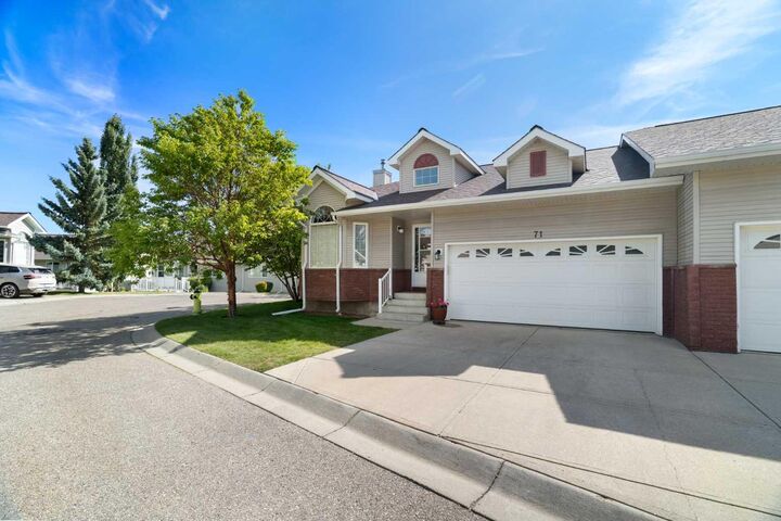 Property Photo: 71 Scotia Landing NW AB T3L 2K2