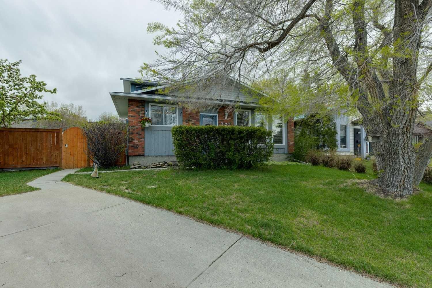 Property Photo: 323 Ranchview Place NW AB T3G 1J8