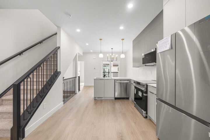 Property Photo: 67 Panatella Square NW 301 AB T3K 2S7