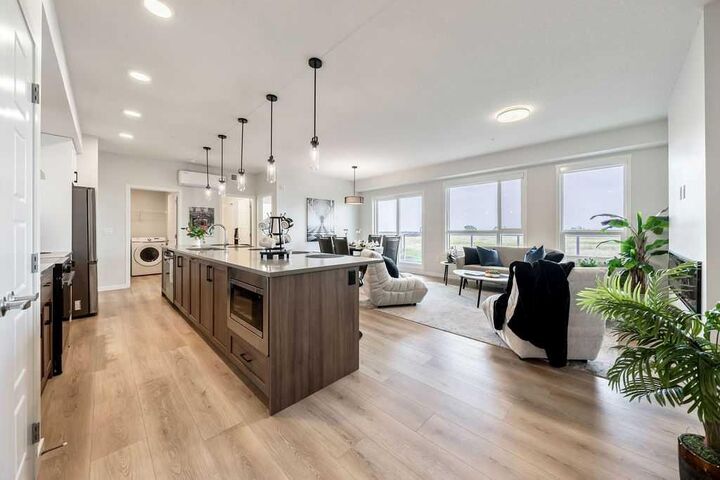 Property Photo: 550 Belmont Street SW 2205 AB T2X 6A5