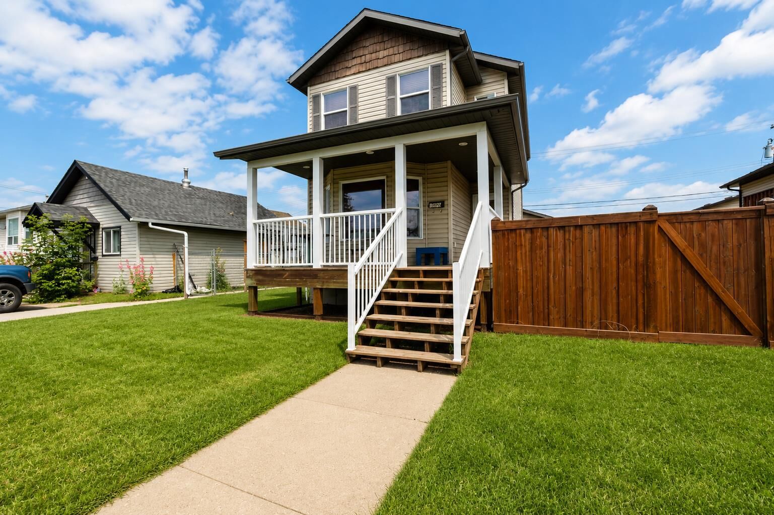 Property Photo: 10024 96 Avenue AB T8V 0M3