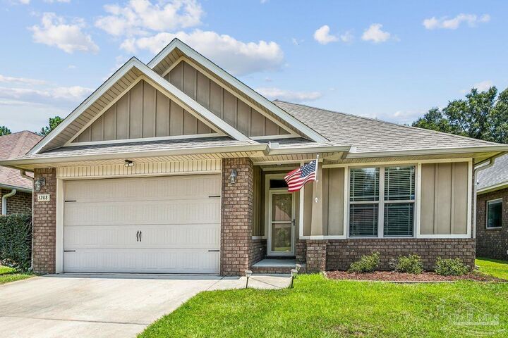 Property Photo: 5208 Parkside Dr FL 32571