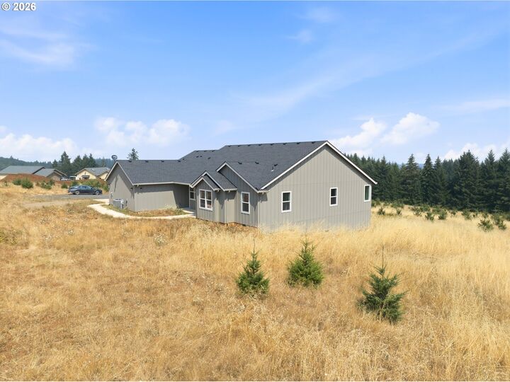 Property Photo: 16575 SE Woodland Heights Rd OR 97101