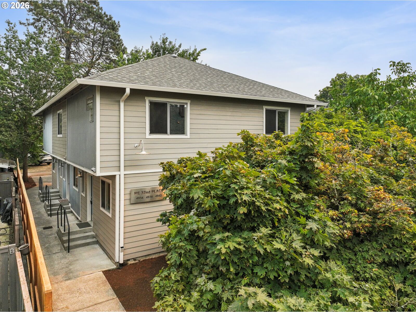 Property Photo:  4934 NE 32nd Pl  OR 97211 