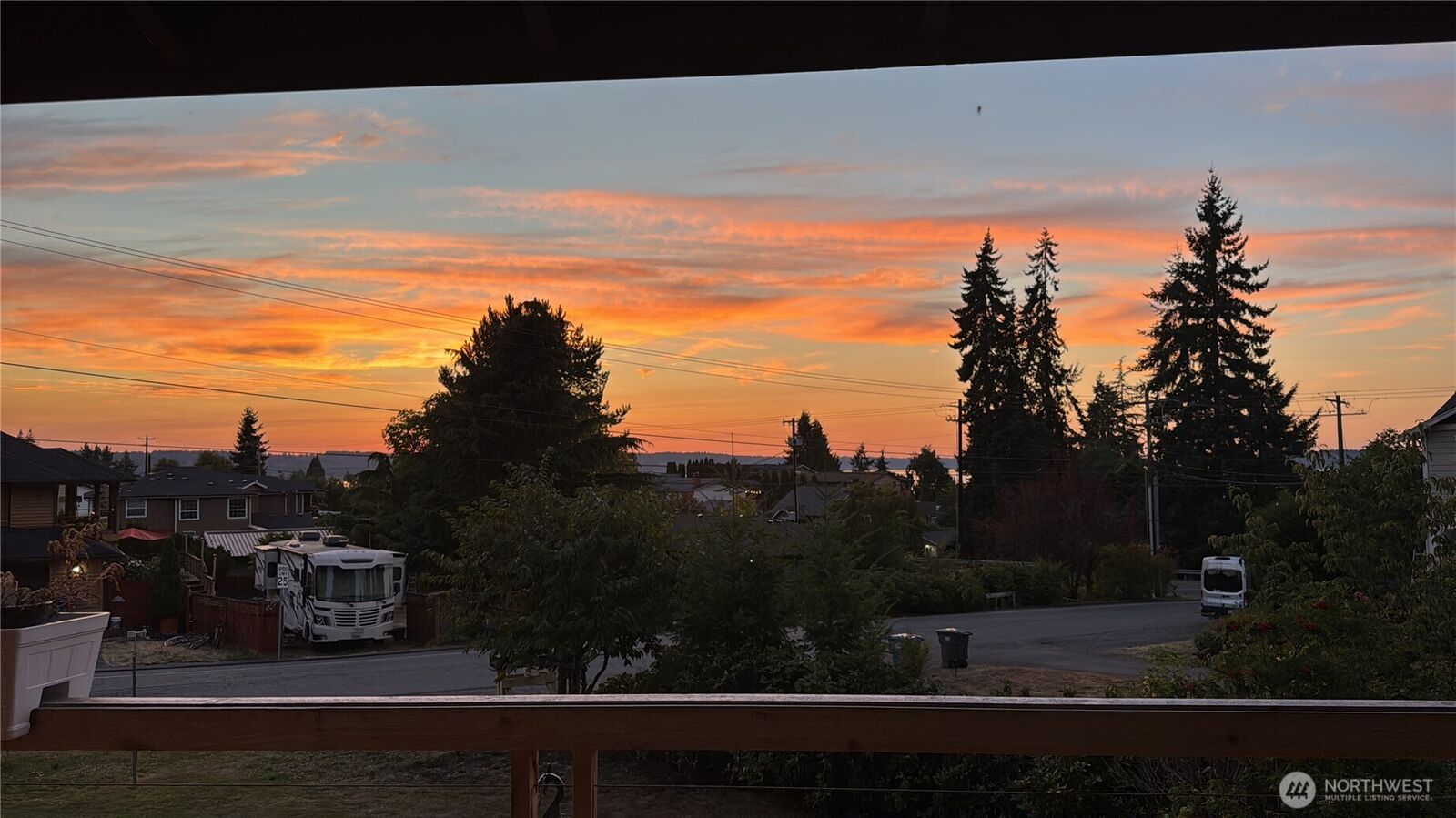 Property Photo:  4917  Ocean Avenue  WA 98203 