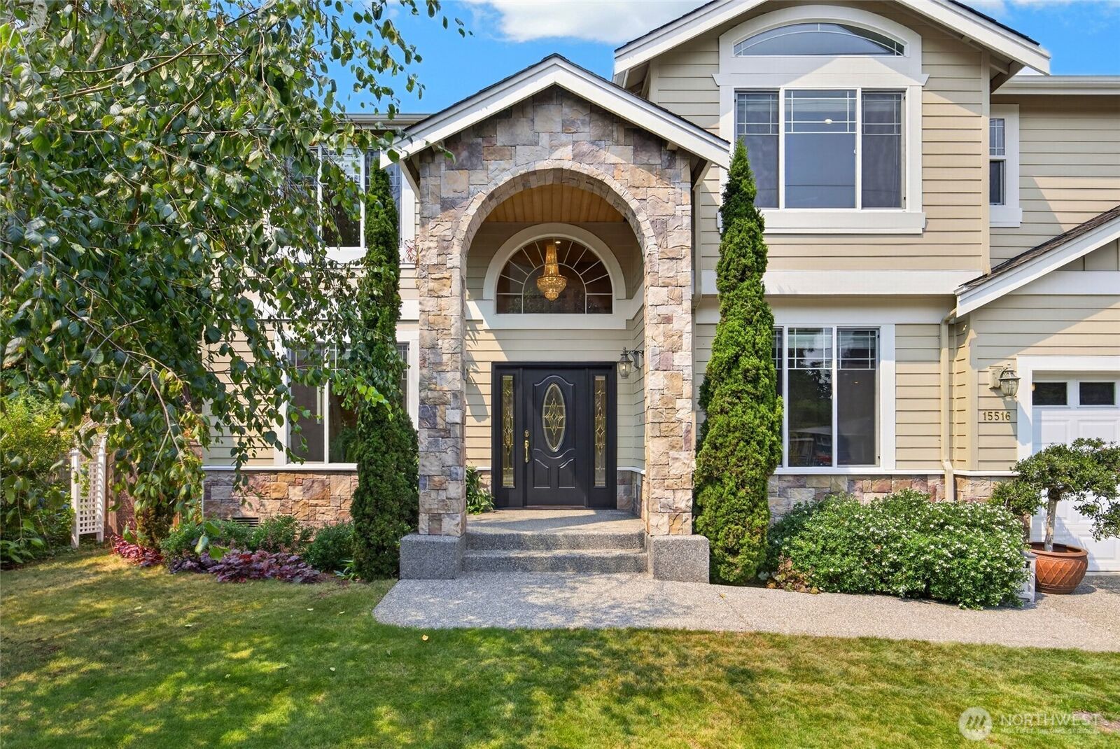 Property Photo:  15516  56th Avenue W  WA 98026 