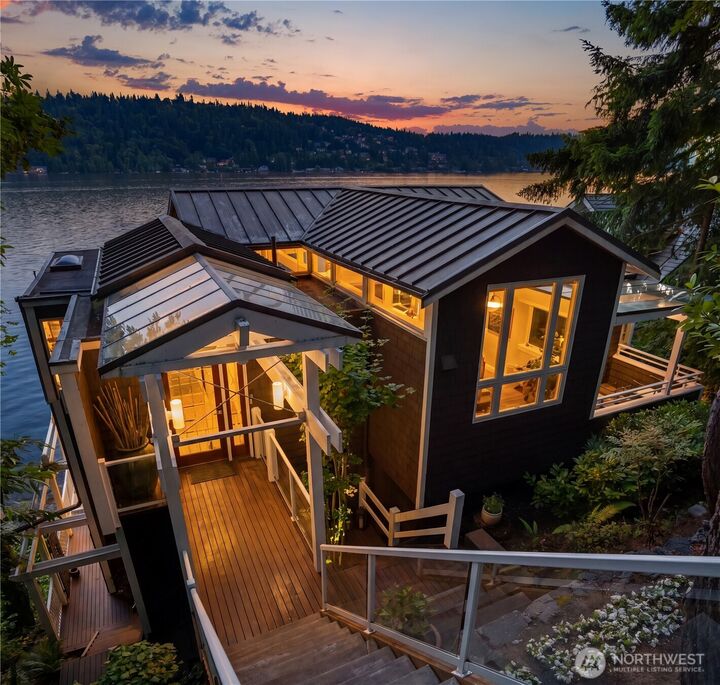 Property Photo: 2240 W Lake Sammamish Pkwy NE WA 98052