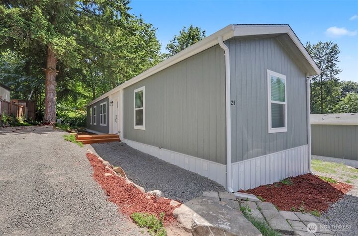 Property Photo:  28454  168th Avenue SE 23  WA 98042 