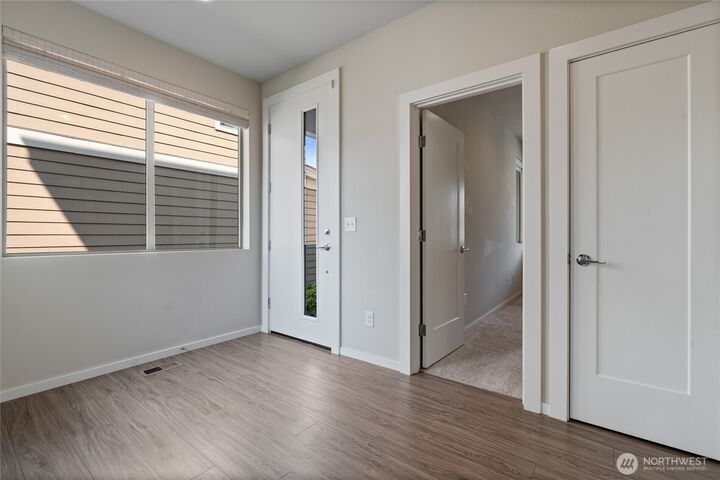 Property Photo: 10721 SE 187th Place WA 98055