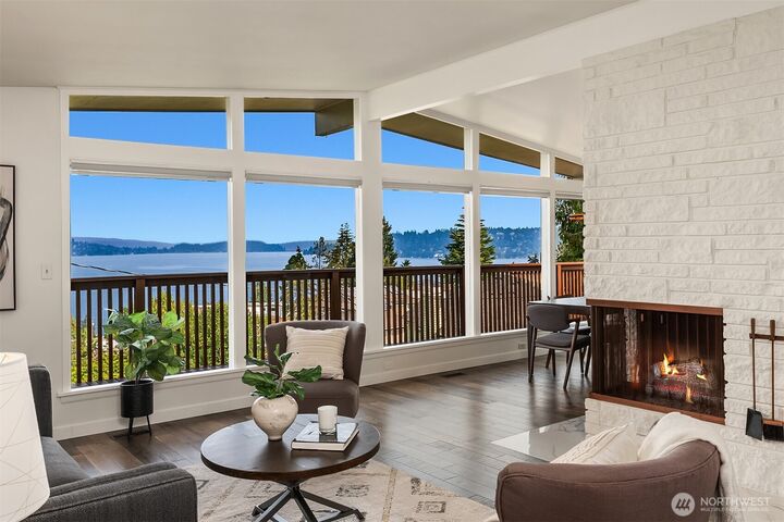 Property Photo: 7136 S Sunnycrest Road WA 98178