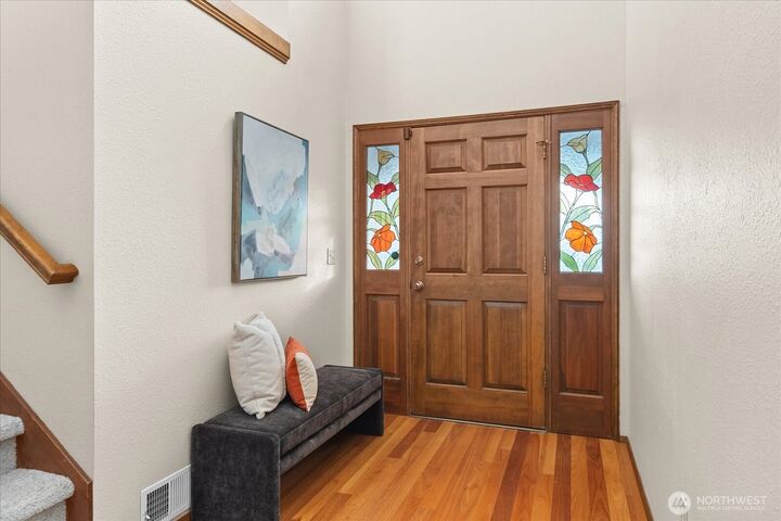 Property Photo:  5204  137th Place SE  WA 98006 