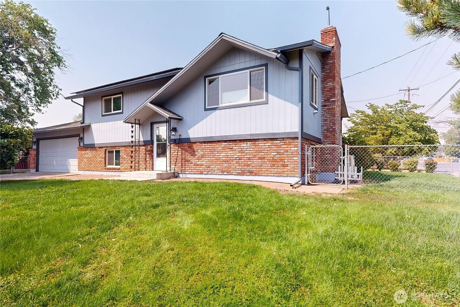 Property Photo: 200 Bandra Drive WA 99362