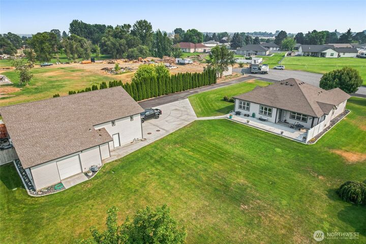 Property Photo: 6616 Rd 1.9 NE WA 98837