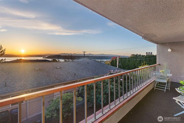 Property Photo: 1902 Bridgeport Way W 104 WA 98466