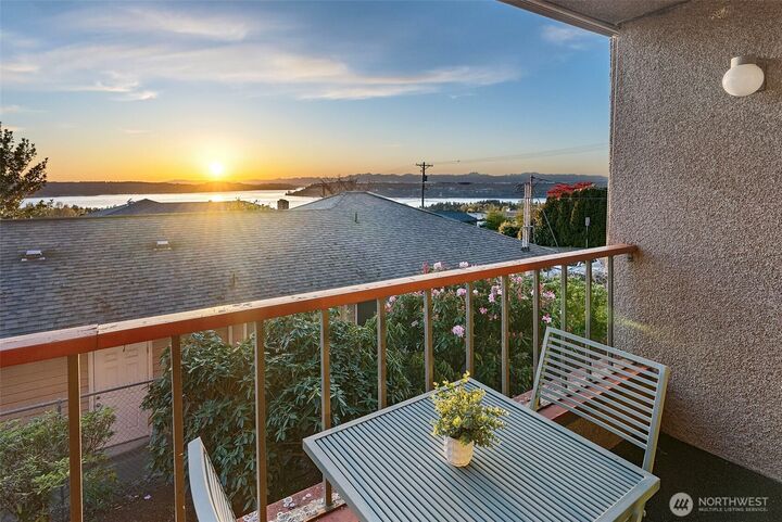 Property Photo:  1902  Bridgeport Way W 104  WA 98466 