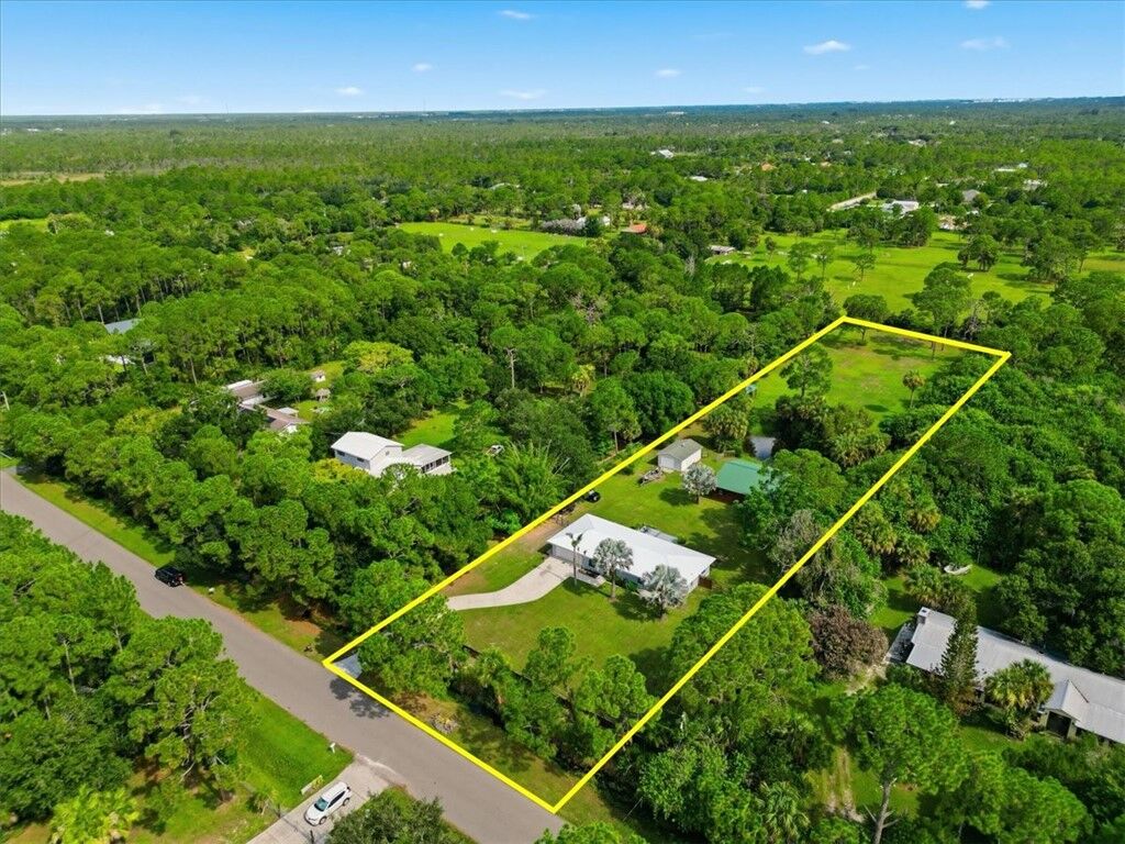 Property Photo: 1740 Vally Road FL 32950