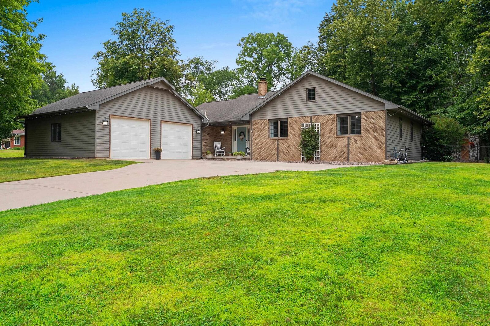 Property Photo: 915 La Count Road WI 54313