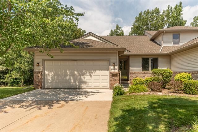 Property Photo:  535 Sycamore Circle  MI 48176 