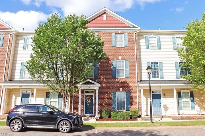 Property Photo:  515 Waterside Dr 117  VA 23666 