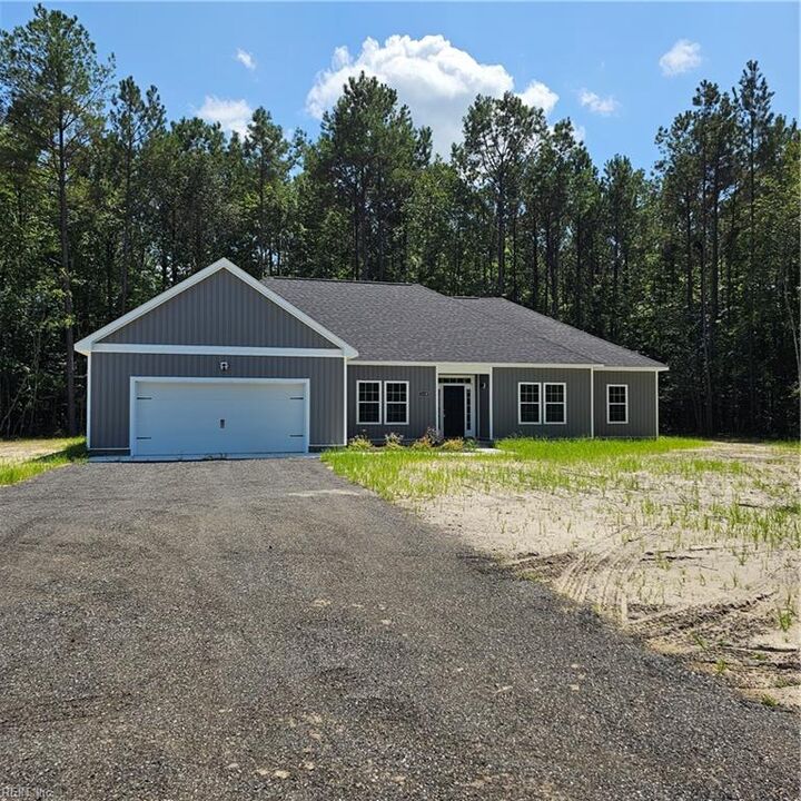 Property Photo: 1130 Rountree Cres VA 23437