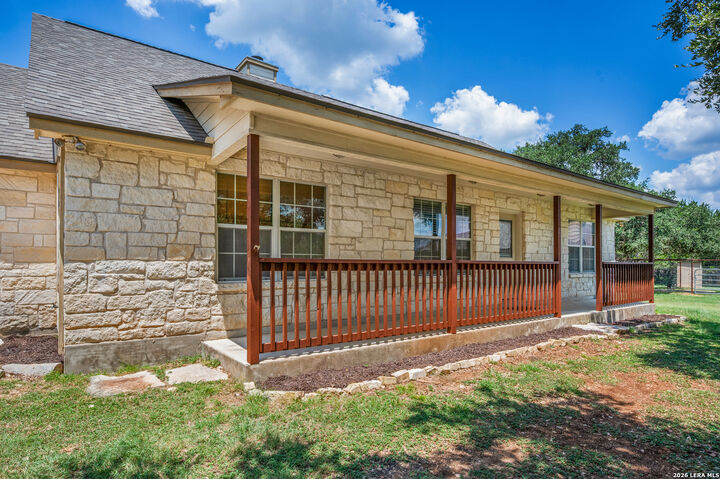 Property Photo: 904 Misty Lane TX 78070
