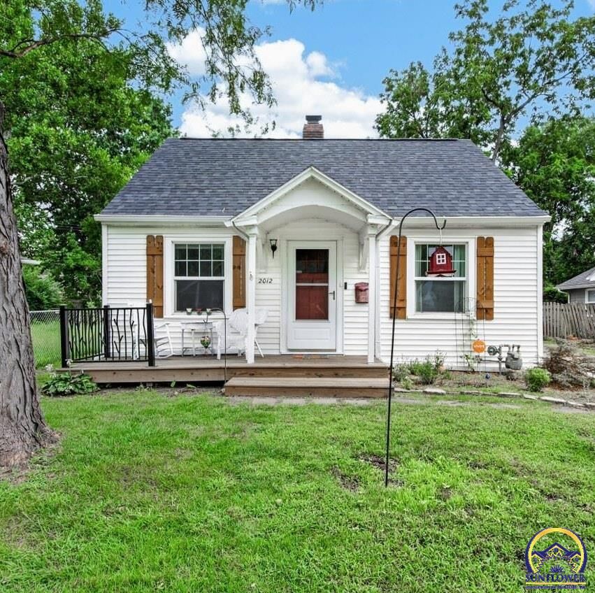 Property Photo: 2012 SW High Ave KS 66604