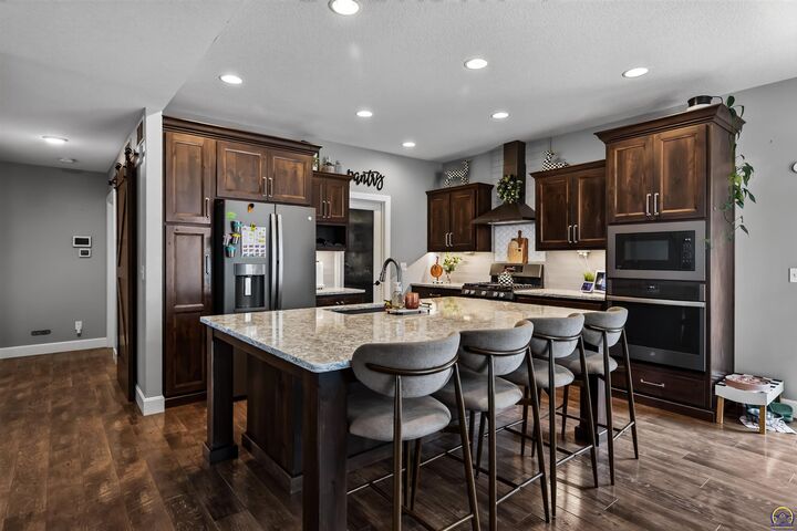 Property Photo: 3608 NW 53rd Ter KS 66618
