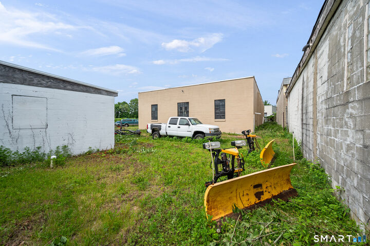 Property Photo: 100 Barclay Street CT 06519