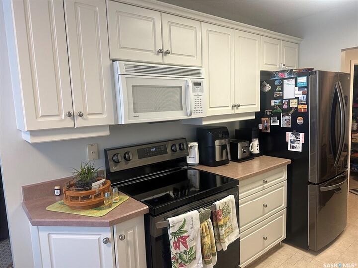Property Photo:  4505 Rae Street 17  SK S4S 3B2 