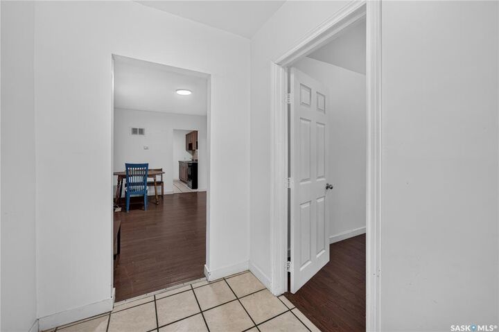 Property Photo:  1812 Ottawa Street  SK S4P 1P4 