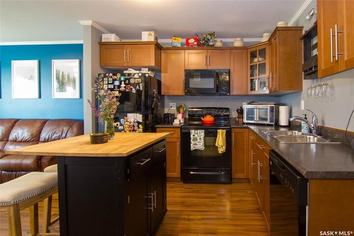 Property Photo: 1303 Richardson Road 603 SK S7R 0L1