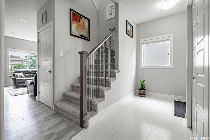 Property Photo: 170 Palliser Court SK S7L 4P9