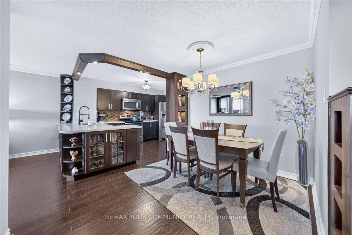 Property Photo: 8501 Bayview Avenue 907 ON L4B 3J7