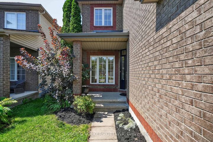 Property Photo: 53 Borealis Crescent ON K1K 4T5