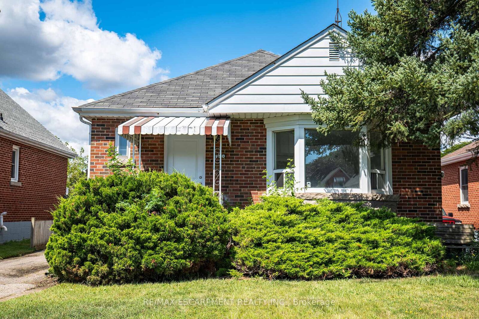 Property Photo:  150 Beland Avenue S  ON L8K 3T6 