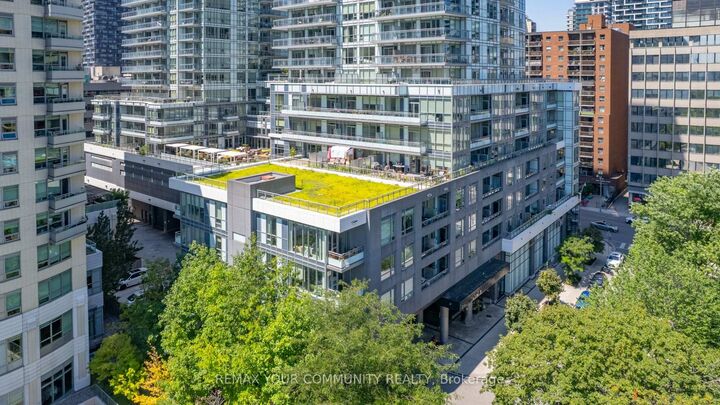 Property Photo: 98 Lillian Street 312 ON M4S 0A5